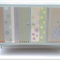 Sideboard "Das jonglierende &-Zeichen"   