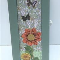 Großer Puppenschrank "Schmetterlinge"  