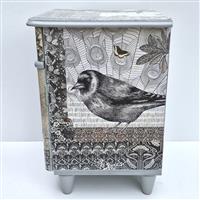 Vögel am kleinen Haus