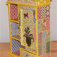 Puppenschrank "Kleine Muster"